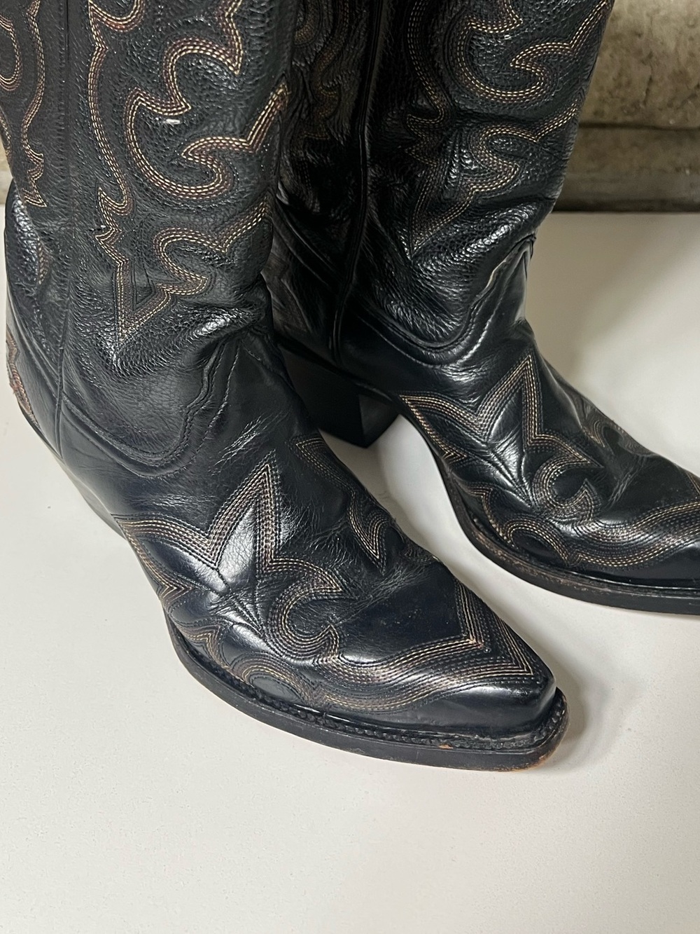 Corral Black Western Cowboy Boots with Brown Stitching - Picture 8 of 8